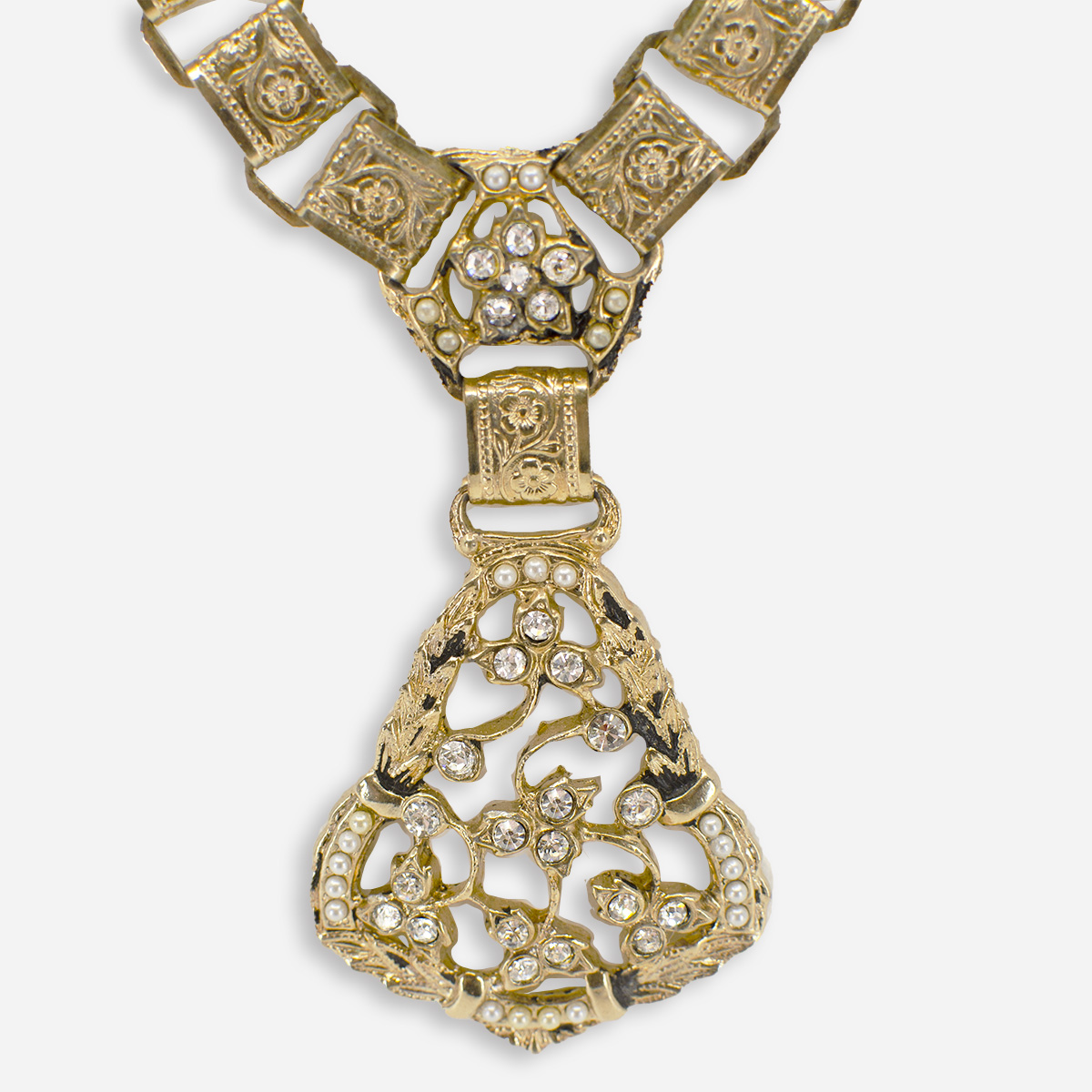 Rhinestone and pearl pendant