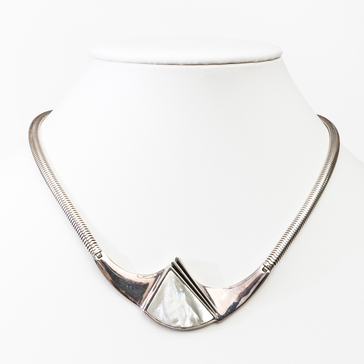 mother of pearl chocker