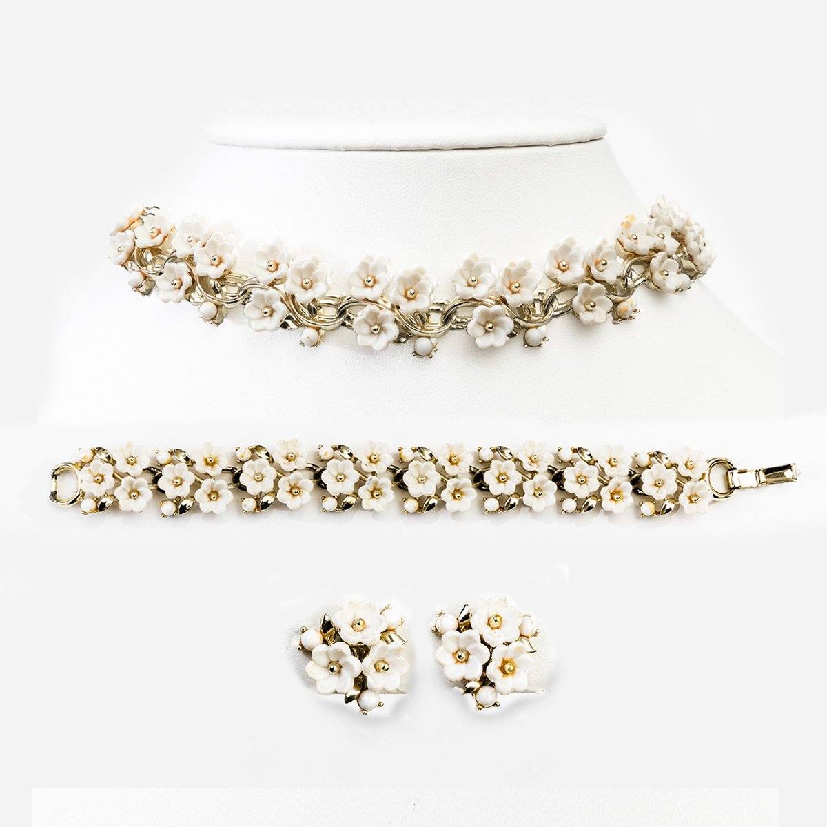 1950s Lisner Set, Necklace, Bracelet & Earrings, White Daisy & Gold Link