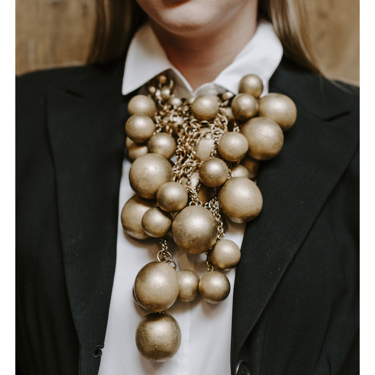 fashionable chunky necklaces, season's hottest looks, vintage bib necklace