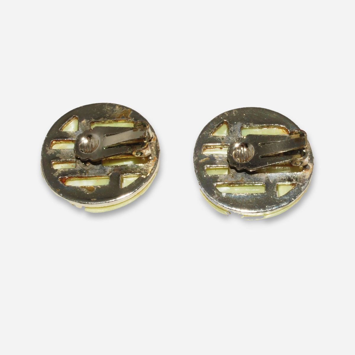 vintage button earrings