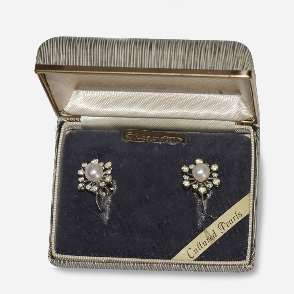 Krementz Earrings with box
