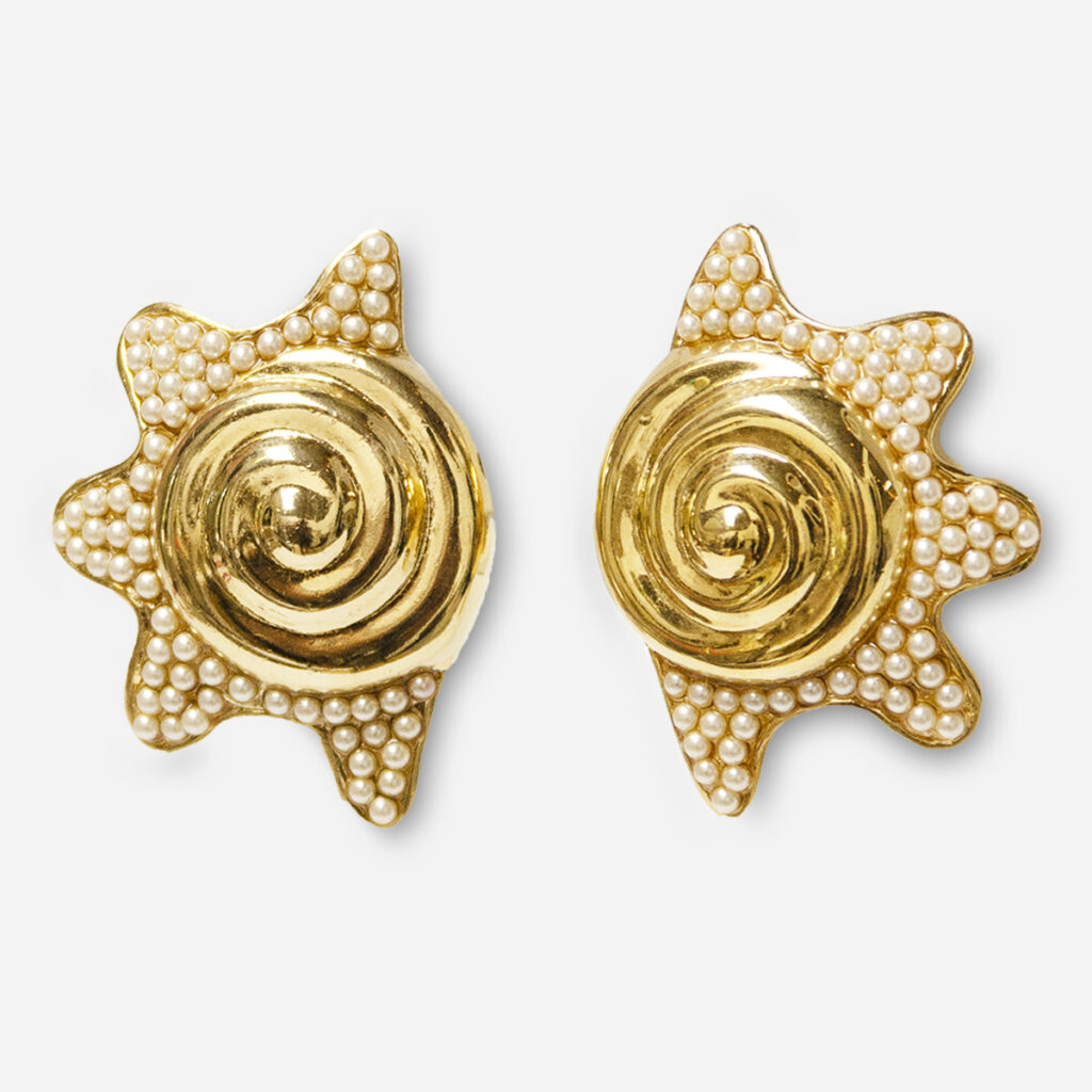 vintage seashell earrings