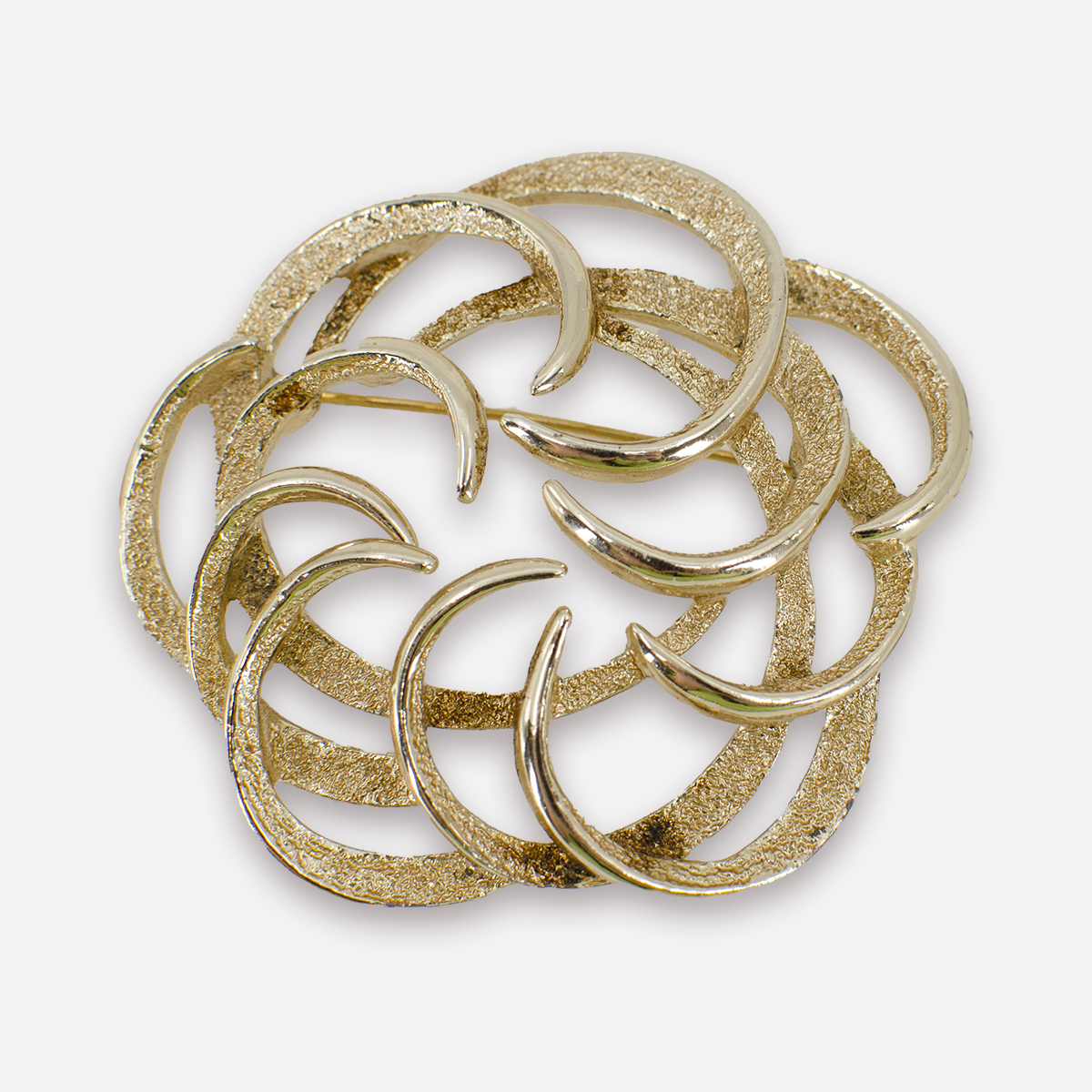 Gold Sarah coventry brooch