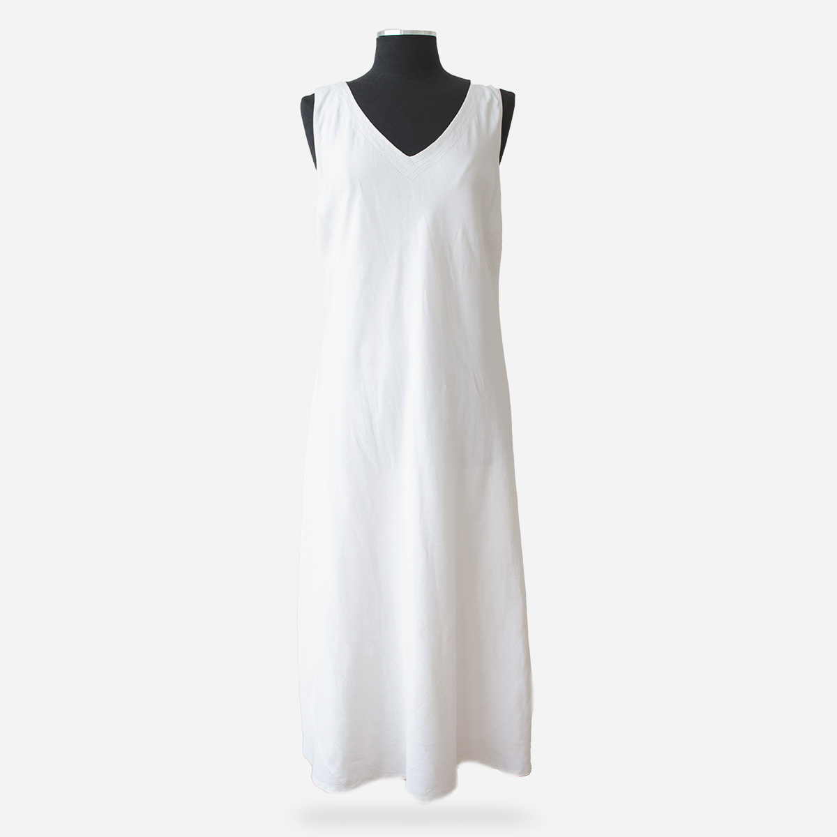 White sleeveless linen dress