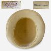 Valerie Modes hat