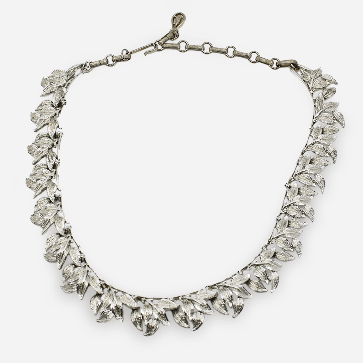 Coro silver leaf necklace