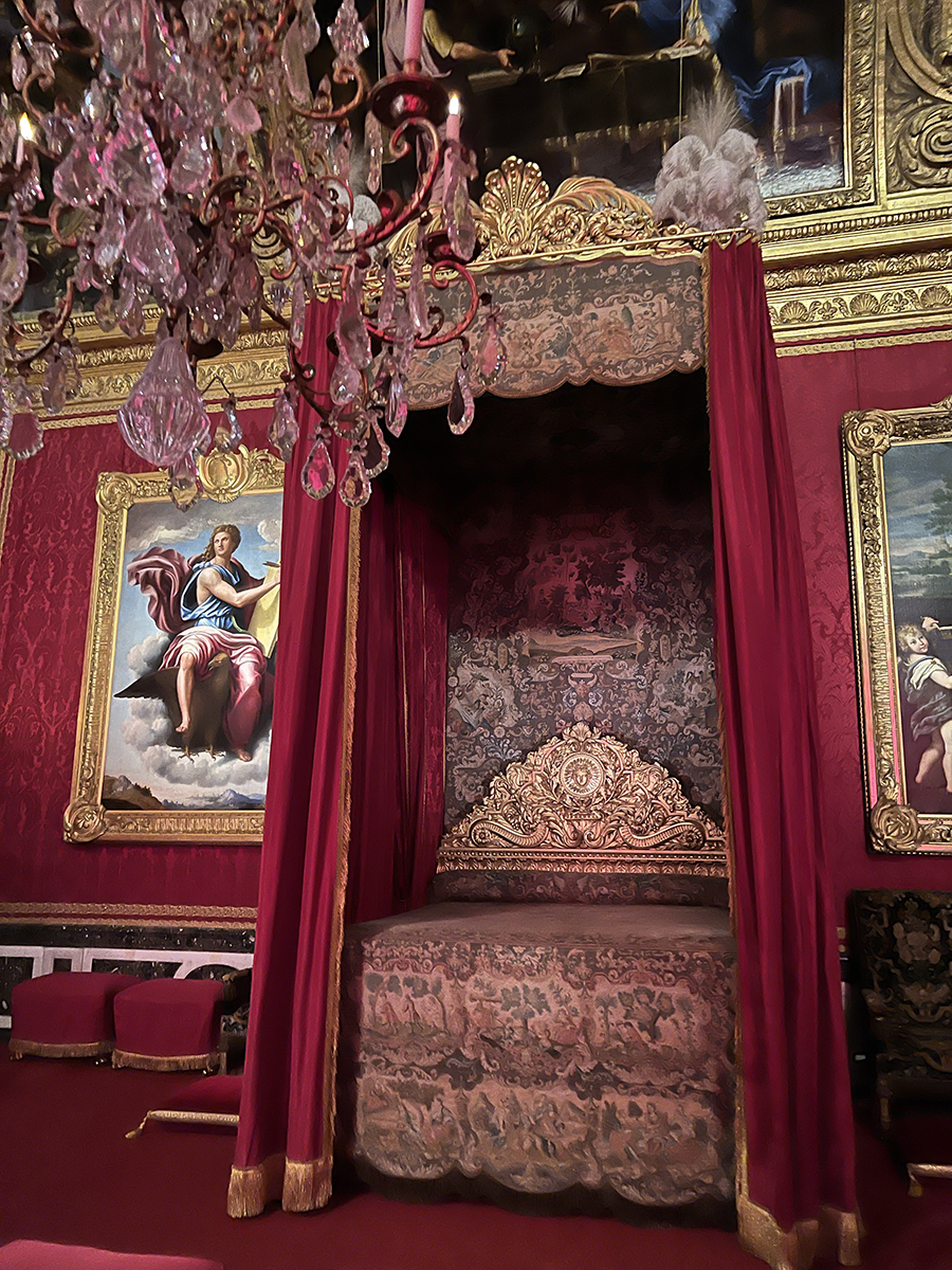 PInk bedroom at Versailles