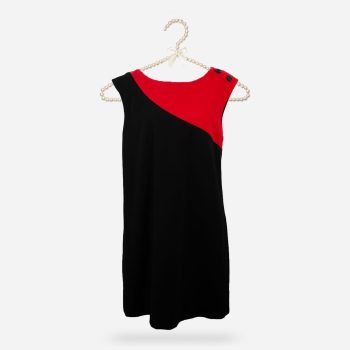 Sleeveless black knit dress