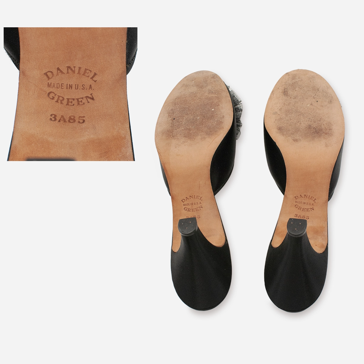 Top view showing Daniel Green Comfy label on insole and pouf detail.