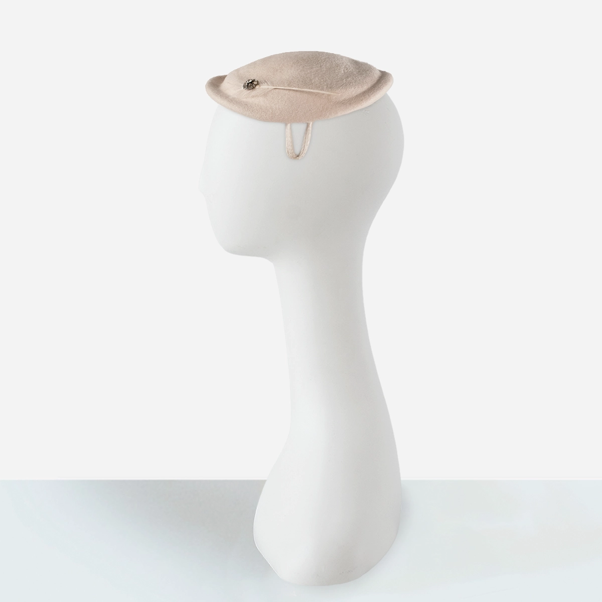 1950s cream wool close hat