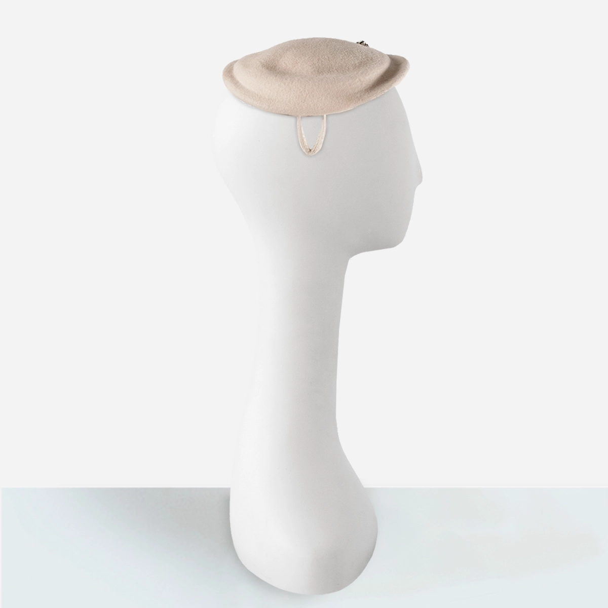 White 1950s close hat side stays