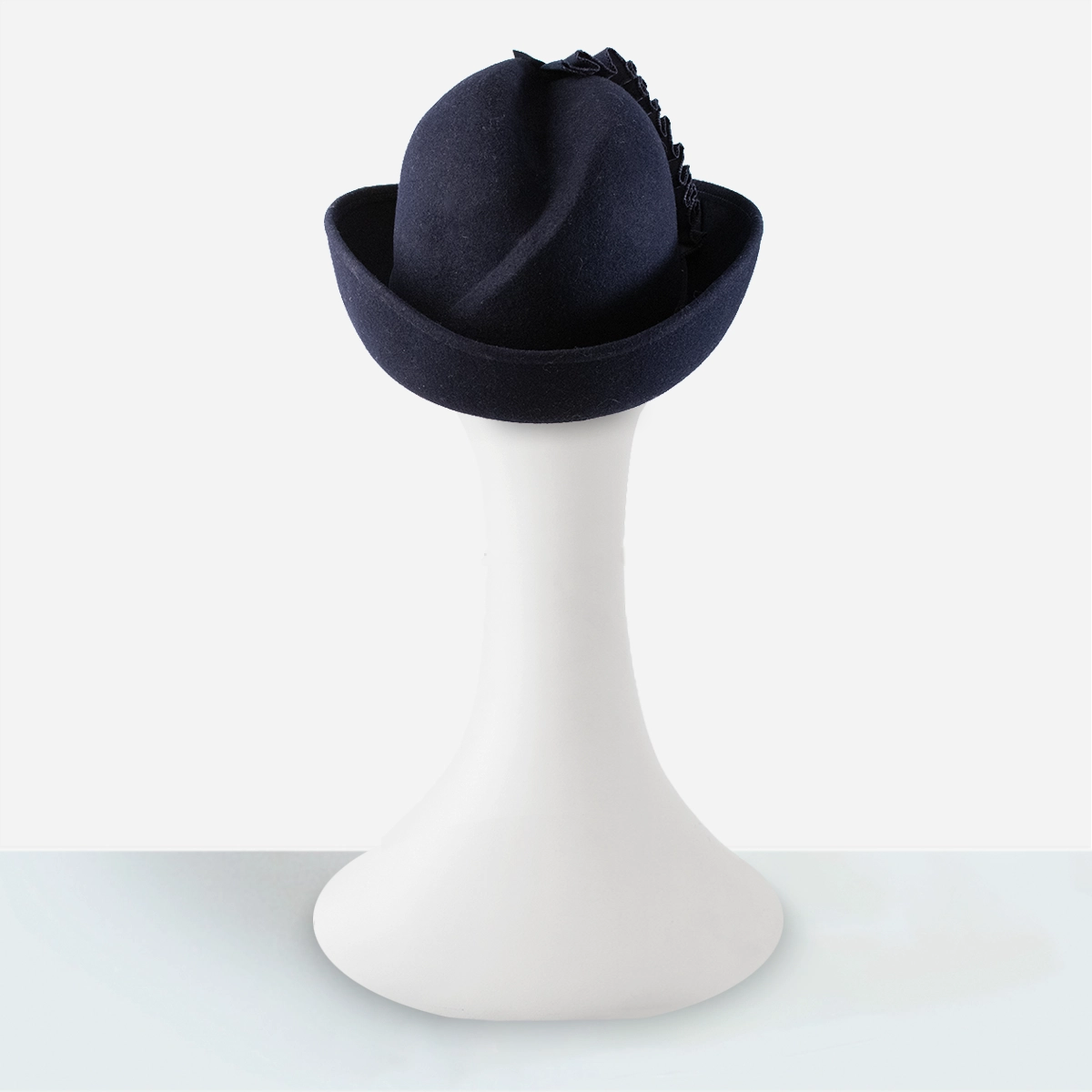 Vintage 1950s navy blue hat