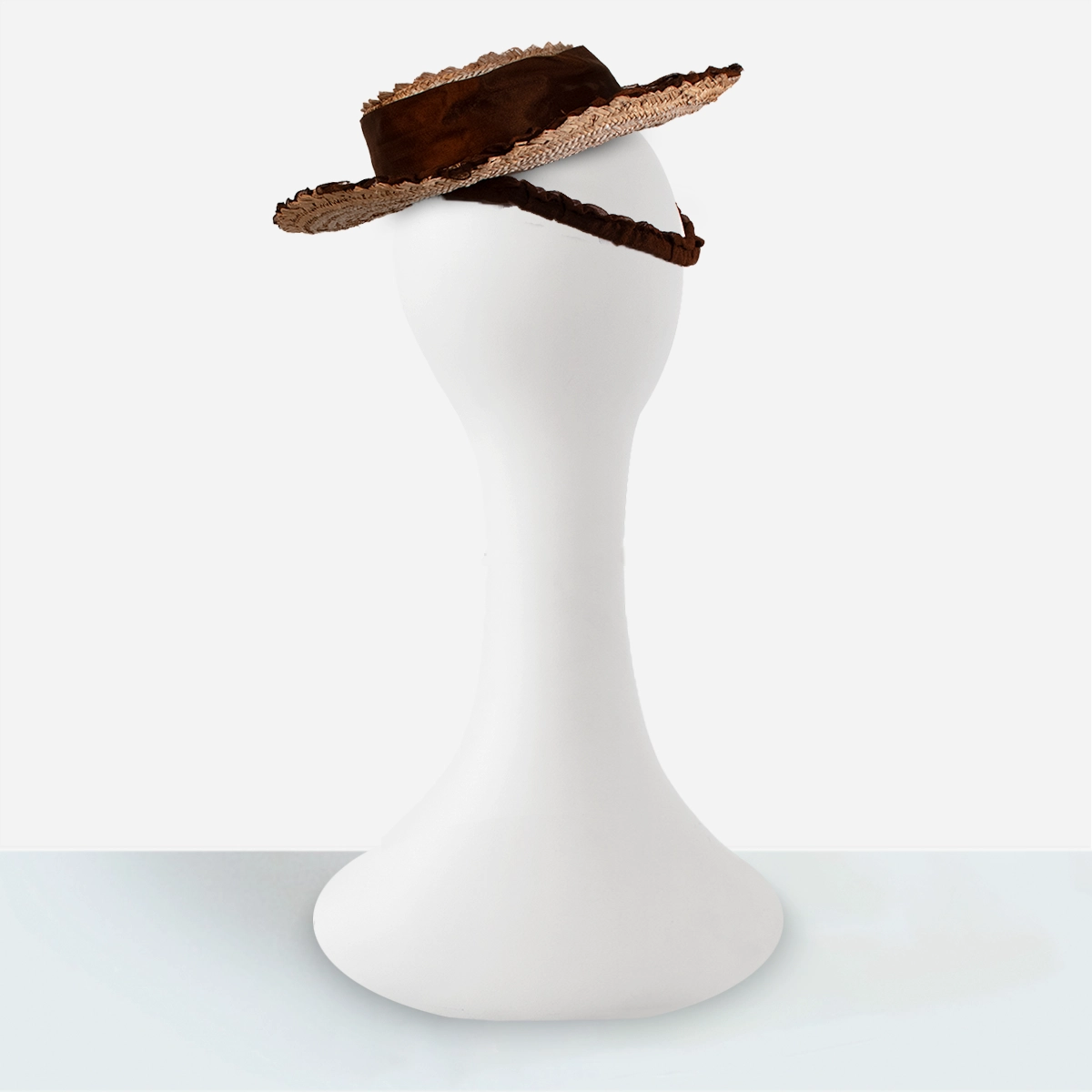 antique womens straw hat 1930s tan straw tilt hat with brown silk band and ruched brim trim. Rear view