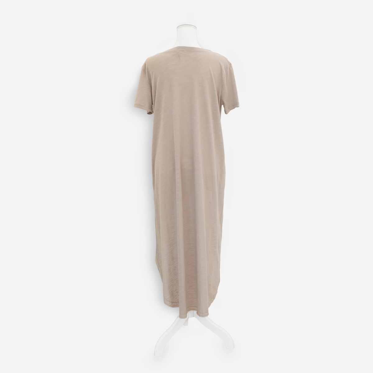 Ceil high-low asymmetrical t shirt dress Back view of Ciel taupe-beige T-shirt dress with long rounded hem
