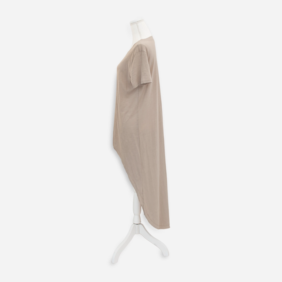 beige long t-shirt dress Side view of Ciel taupe-beige dress showing its short front and long back hem